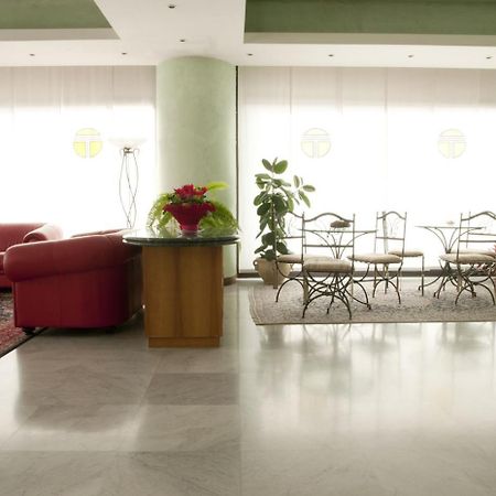 Hotel Thema Рокка-Сан-Джованні Екстер'єр фото