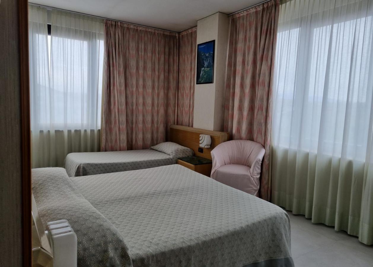 Hotel Thema Рокка-Сан-Джованні Екстер'єр фото