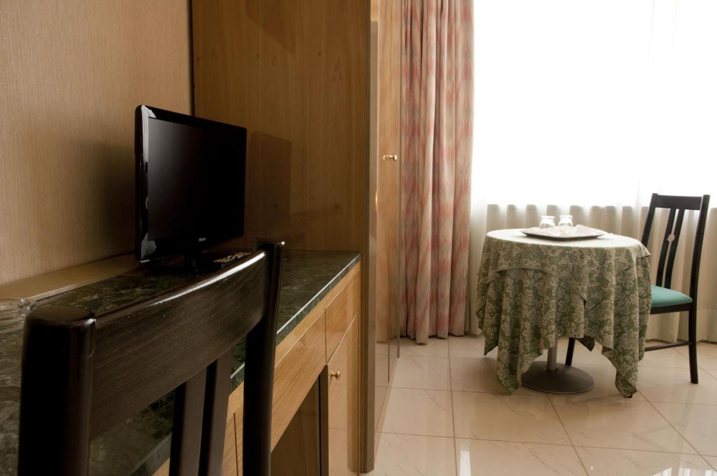 Hotel Thema Рокка-Сан-Джованні Екстер'єр фото